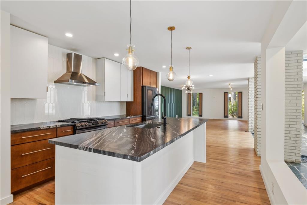 Atlanta, Georgia, 30345, United States, 3 Bedrooms Bedrooms, ,2 BathroomsBathrooms,Residential,For Sale,1942165