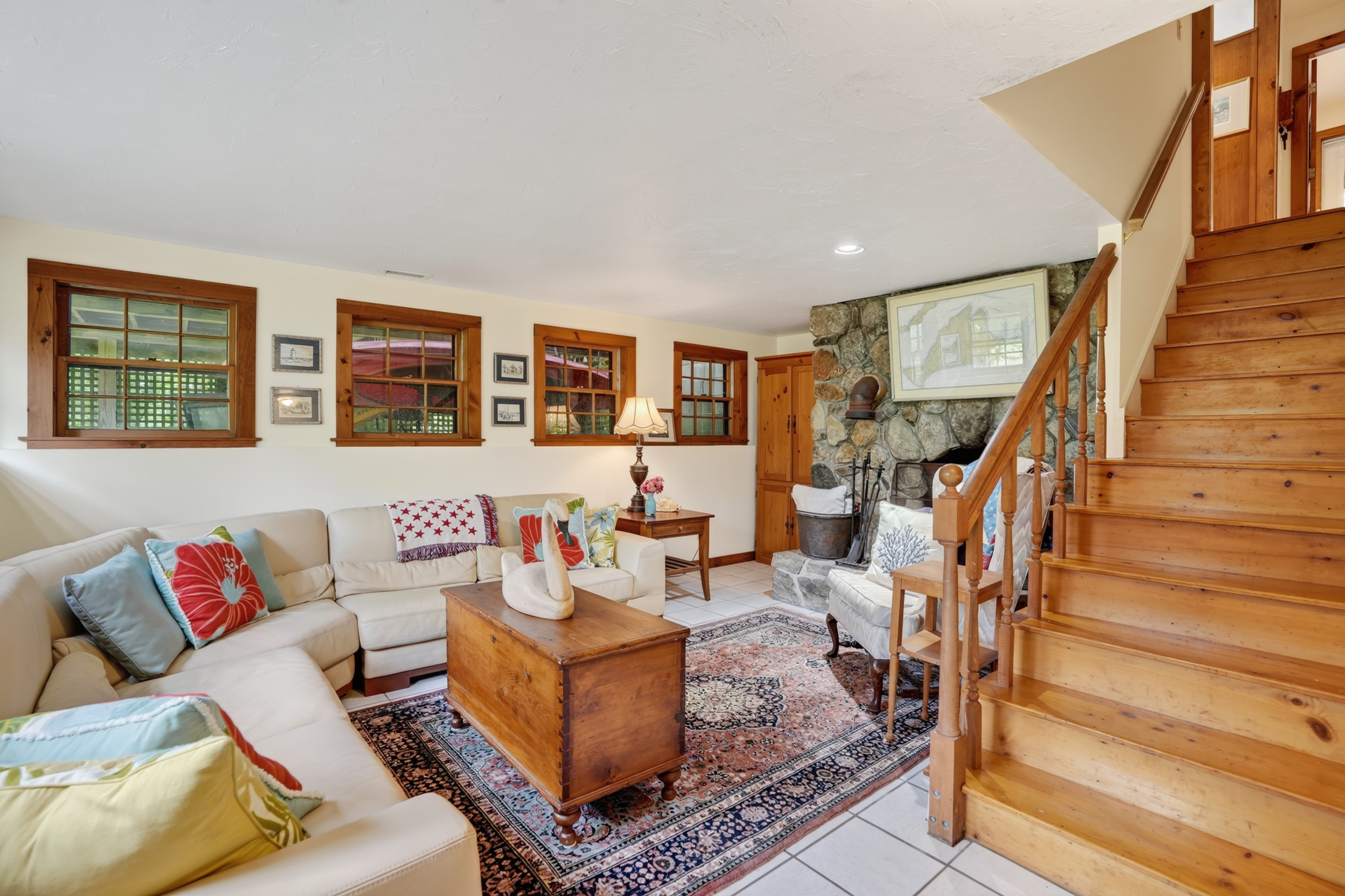  Charming 4-Bedroom Home on 0.88 Acres - 物件實景