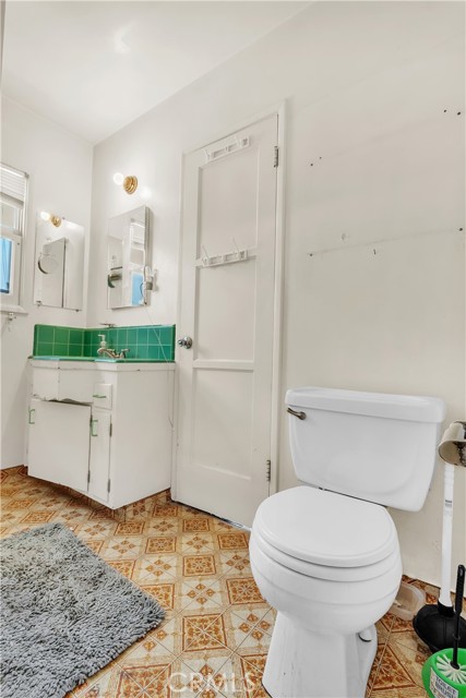 Wilmington, California, 90744, United States, 2 Bedrooms Bedrooms, ,1 BathroomBathrooms,Residential,For Sale,1981118