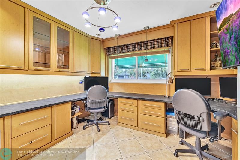 Oakland Park, Florida, 33306, United States, 3 Bedrooms Bedrooms, ,2 BathroomsBathrooms,Residential,For Sale,1856457