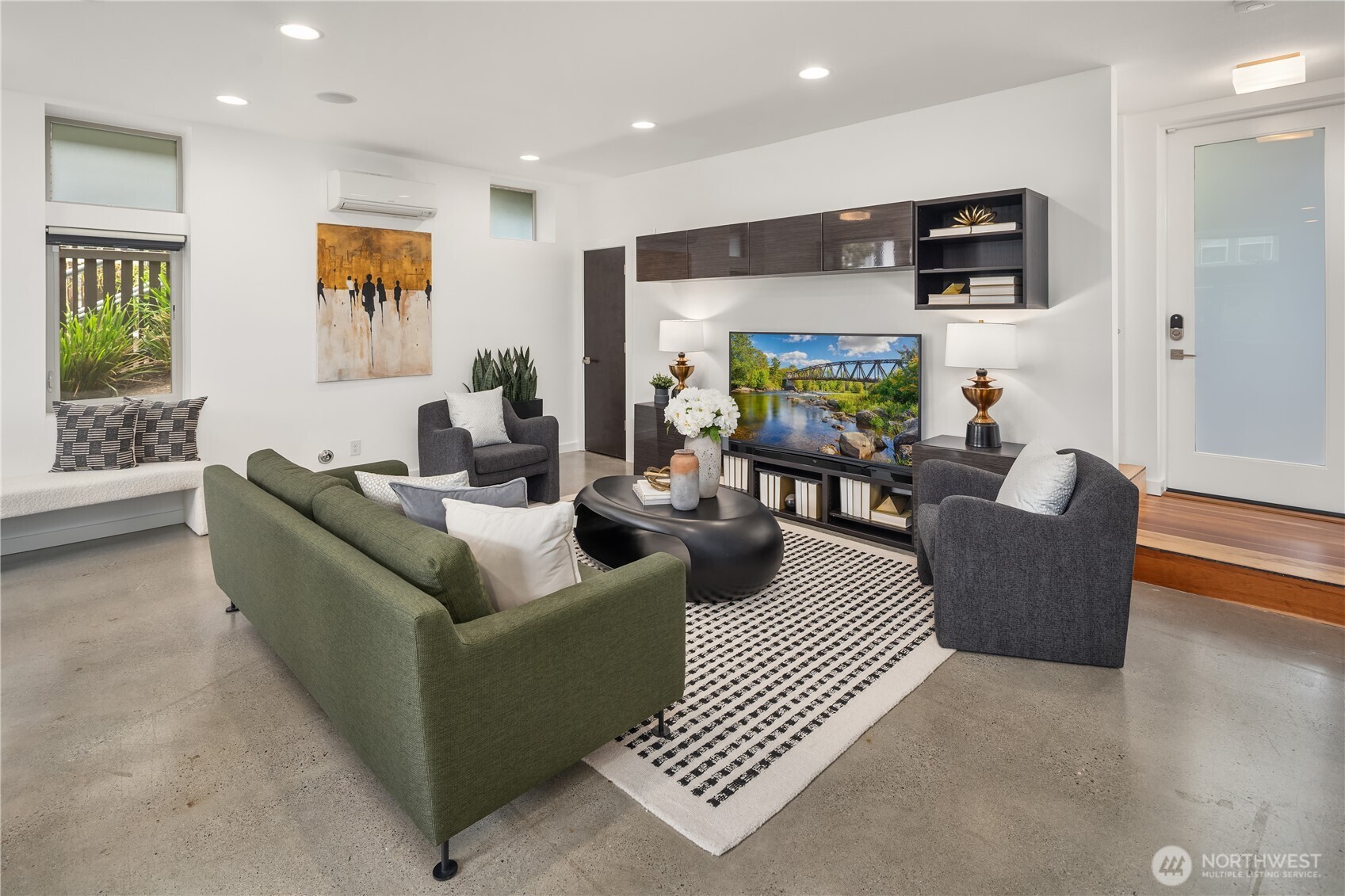 Seattle, Washington, 98108, United States, 3 Bedrooms Bedrooms, ,3 BathroomsBathrooms,Residential,For Sale,1947115
