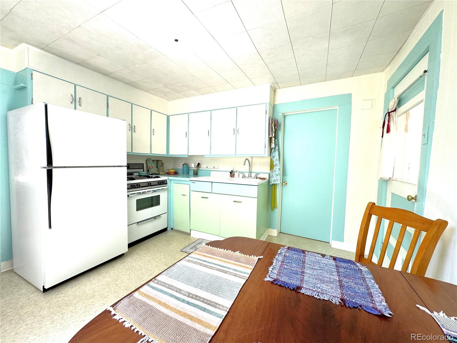 Salida, Colorado, 81201, United States, 2 Bedrooms Bedrooms, ,1 BathroomBathrooms,Residential,For Sale,1983845