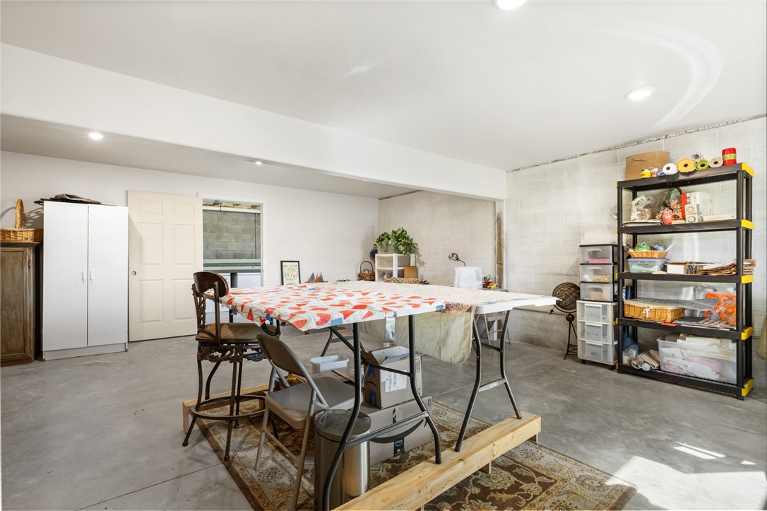 Yellville, Arkansas, 72687, United States, 2 Bedrooms Bedrooms, ,3 BathroomsBathrooms,Residential,For Sale,1970032