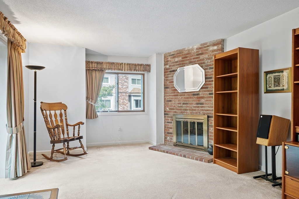 Salem, Massachusetts, 01970, United States, 2 Bedrooms Bedrooms, ,3 BathroomsBathrooms,Residential,For Sale,1932655