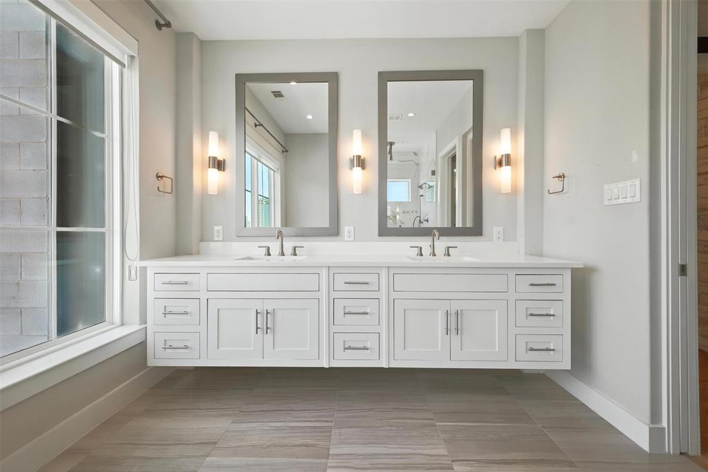 Dallas, Texas, 75204, United States, 3 Bedrooms Bedrooms, ,4 BathroomsBathrooms,Residential,For Sale,1905931