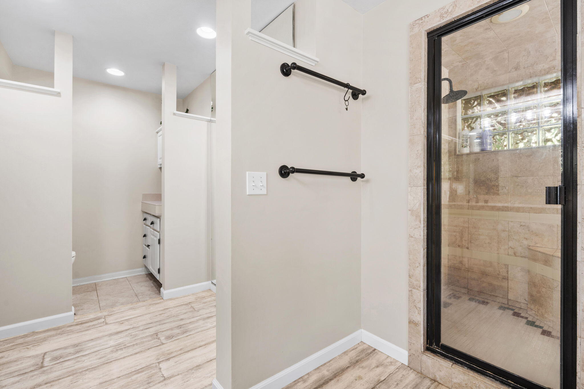 Holland, Michigan, 49423, United States, 5 Bedrooms Bedrooms, ,4 BathroomsBathrooms,Residential,For Sale,1982787