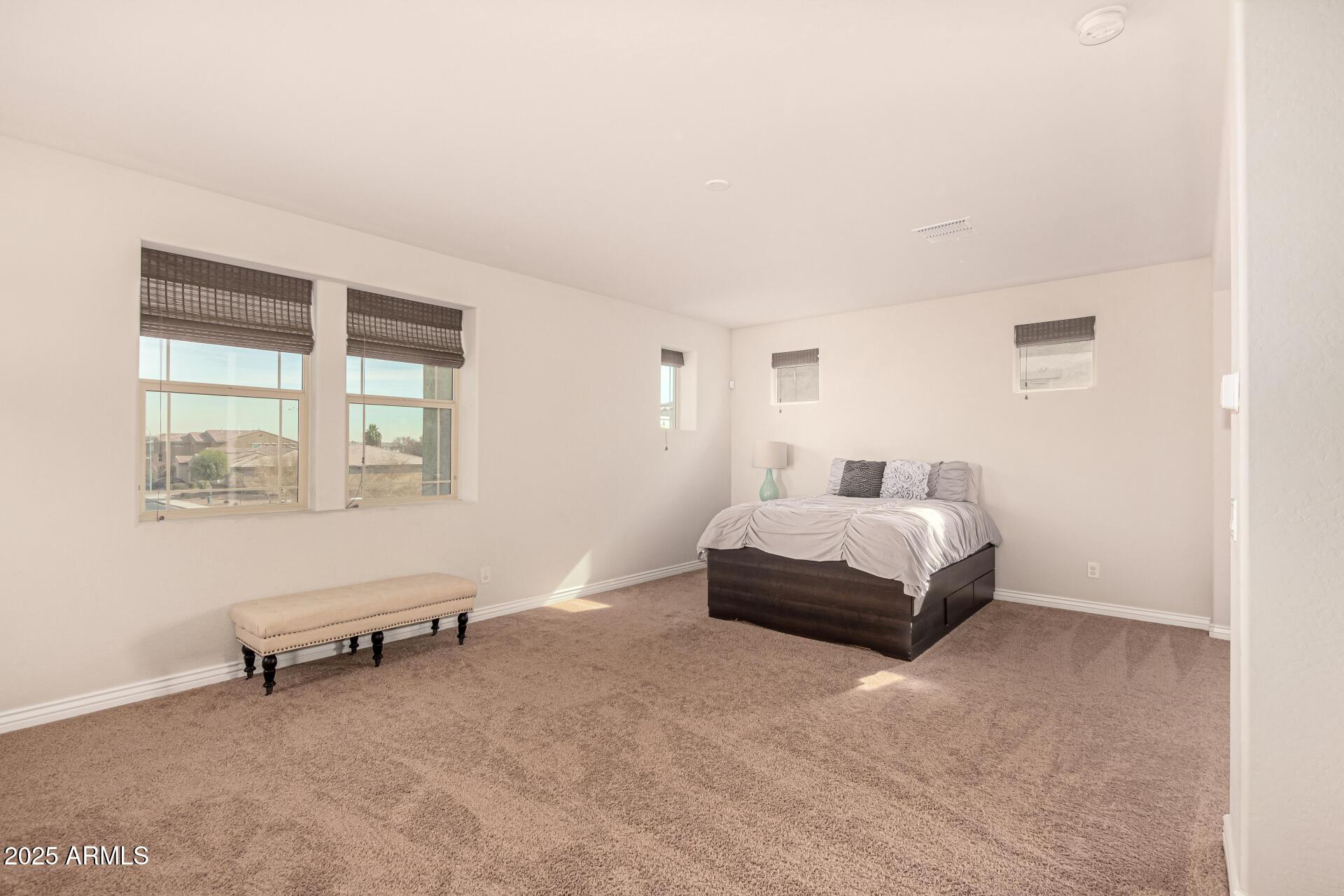 Glendale, Arizona, 85305, United States, 4 Bedrooms Bedrooms, ,5 BathroomsBathrooms,Residential,For Sale,1881067