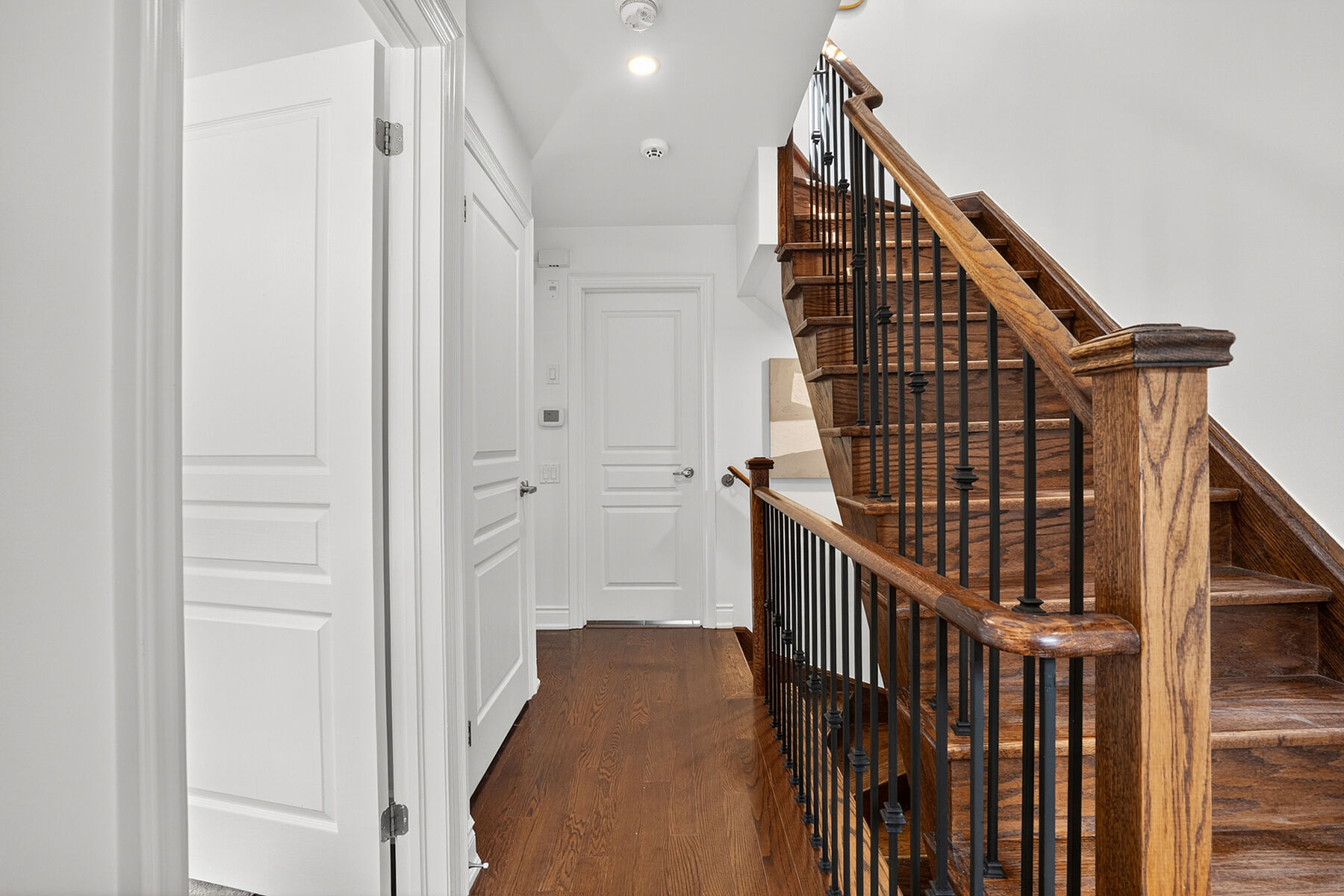  Rare Forest Hill Townhome - 物件實景