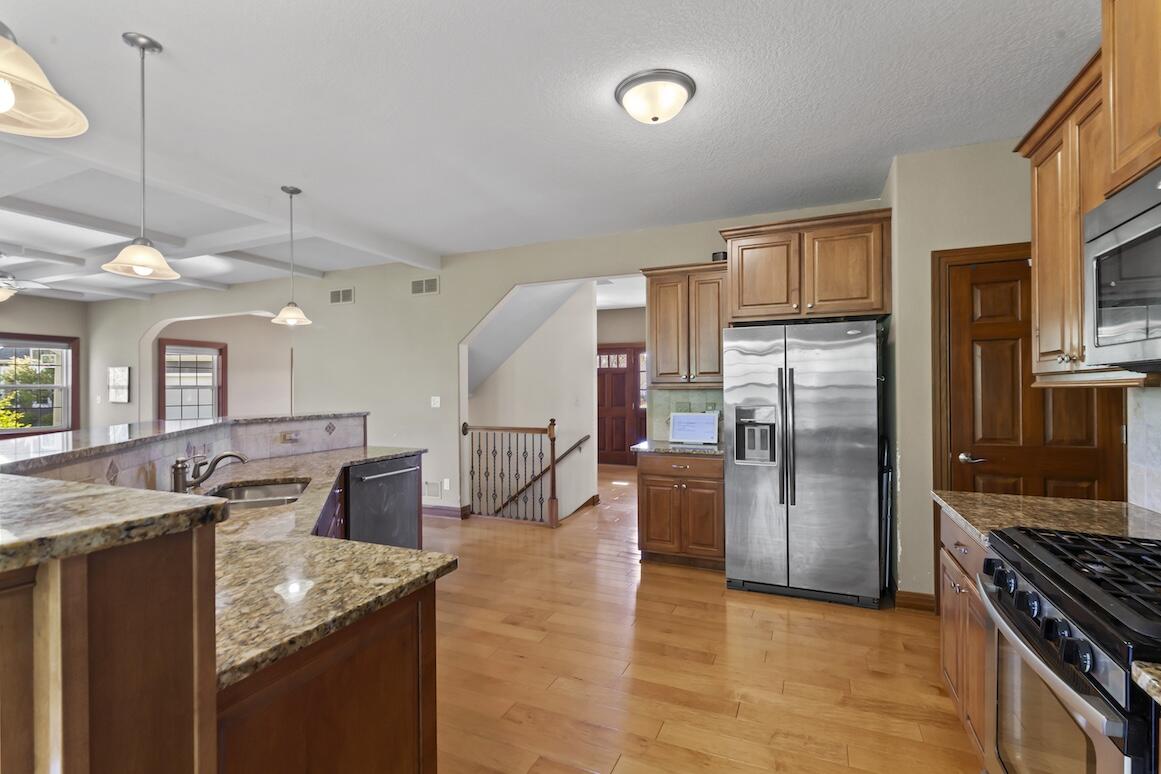 Menomonee Falls, Wisconsin, 53051, United States, 5 Bedrooms Bedrooms, ,4 BathroomsBathrooms,Residential,For Sale,1804805
