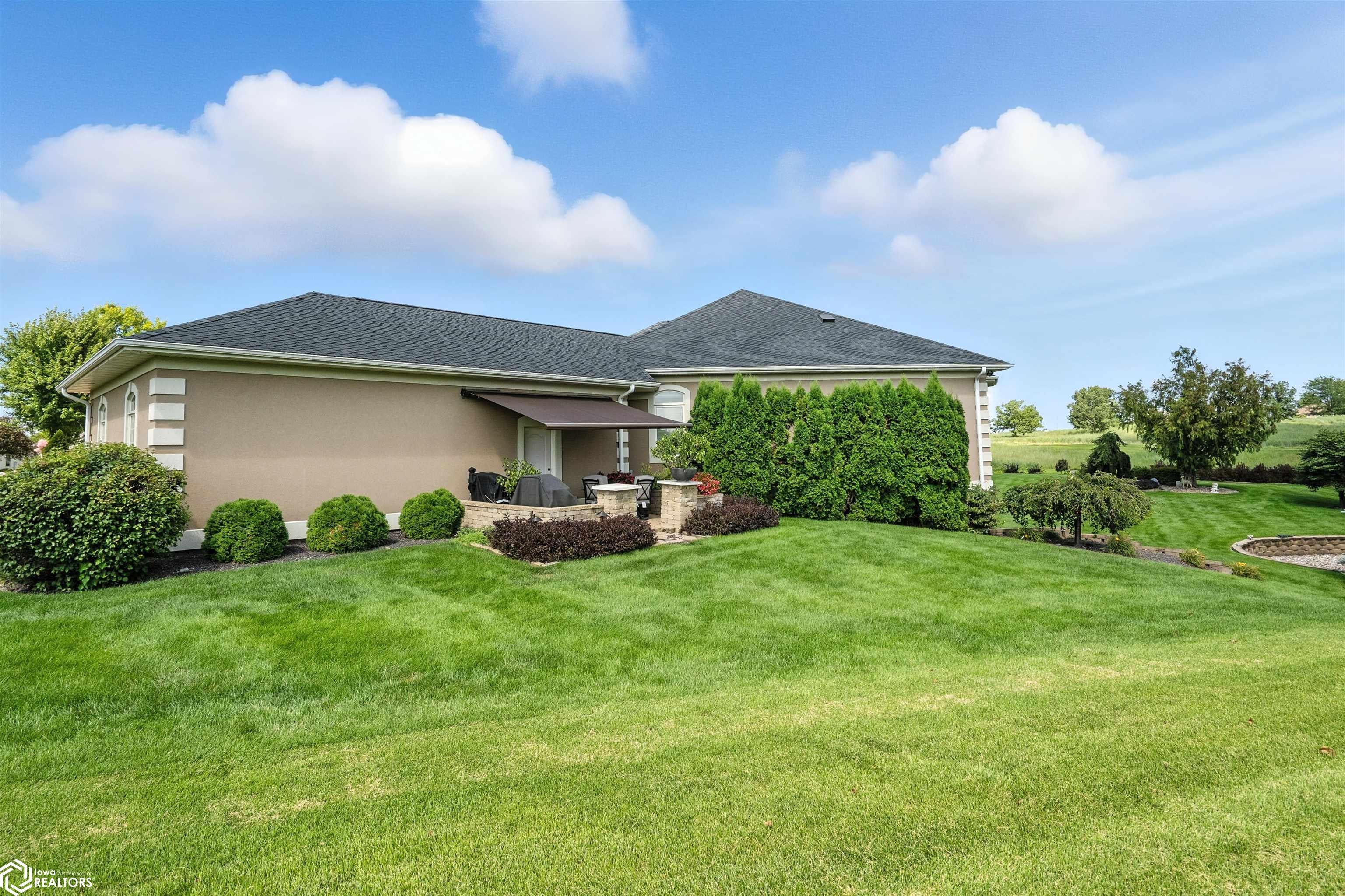 Burlington, Iowa, 52601, United States, 4 Bedrooms Bedrooms, ,5 BathroomsBathrooms,Residential,For Sale,1975547