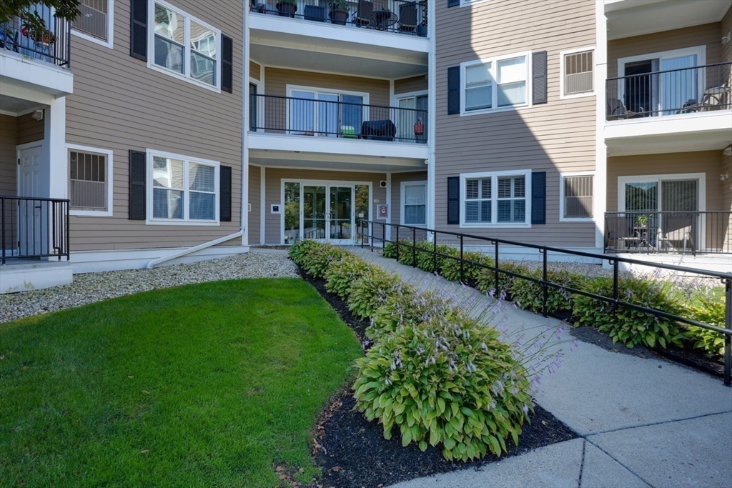 Dedham, Massachusetts, 02026, United States, 2 Bedrooms Bedrooms, ,2 BathroomsBathrooms,Residential,For Sale,1950986