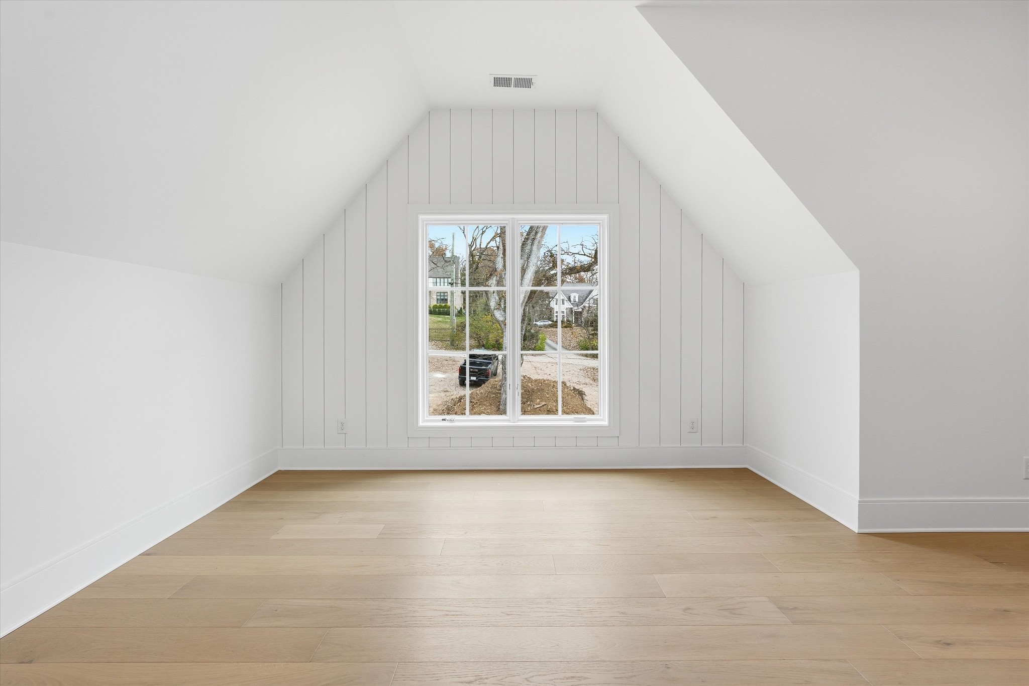 Nashville, Tennessee, 37205, United States, 5 Bedrooms Bedrooms, ,7 BathroomsBathrooms,Residential,For Sale,1990472