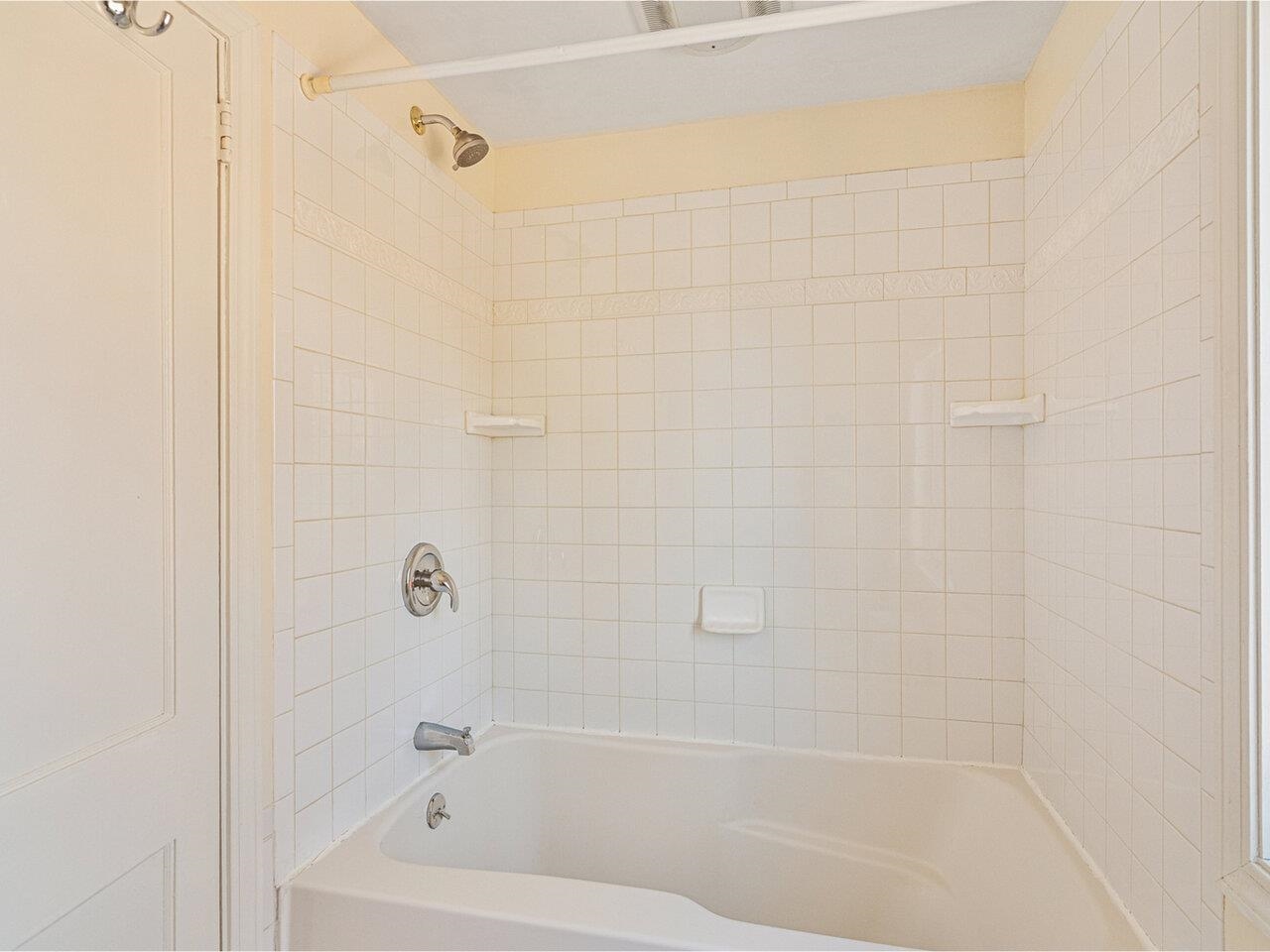 Burlington, Vermont, 05401, United States, 3 Bedrooms Bedrooms, ,2 BathroomsBathrooms,Residential,For Sale,1777019