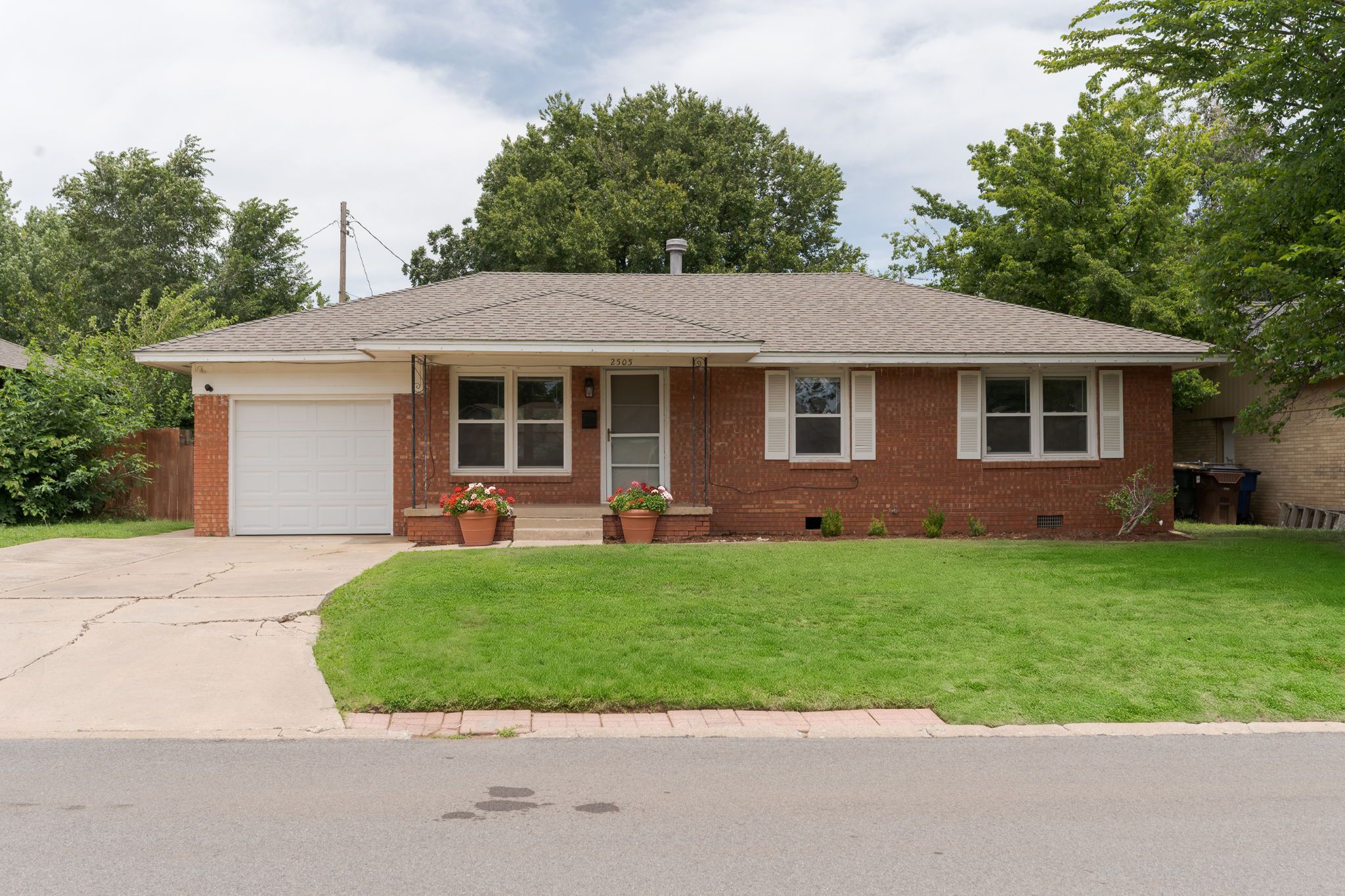  2505 Ashley Drive, The Village, OK 73120 - 物件實景