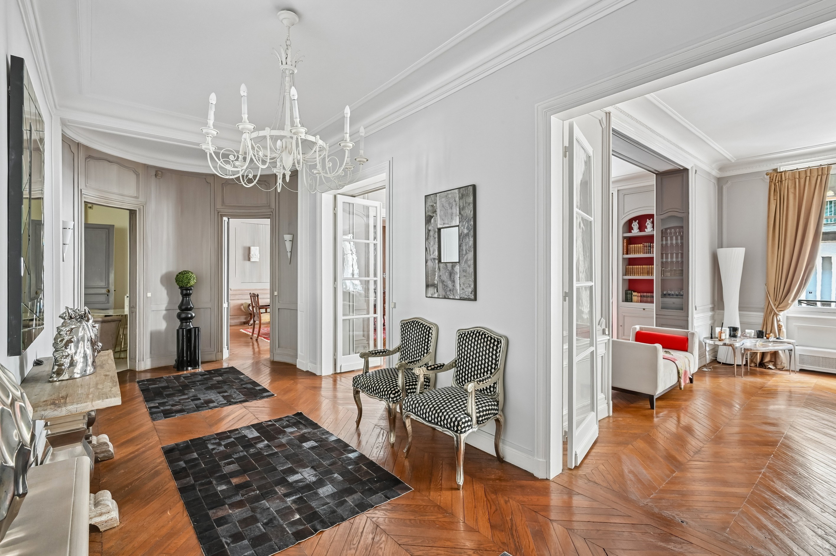  Longchamp – 4-Bedroom Family Apartment - 物件實景