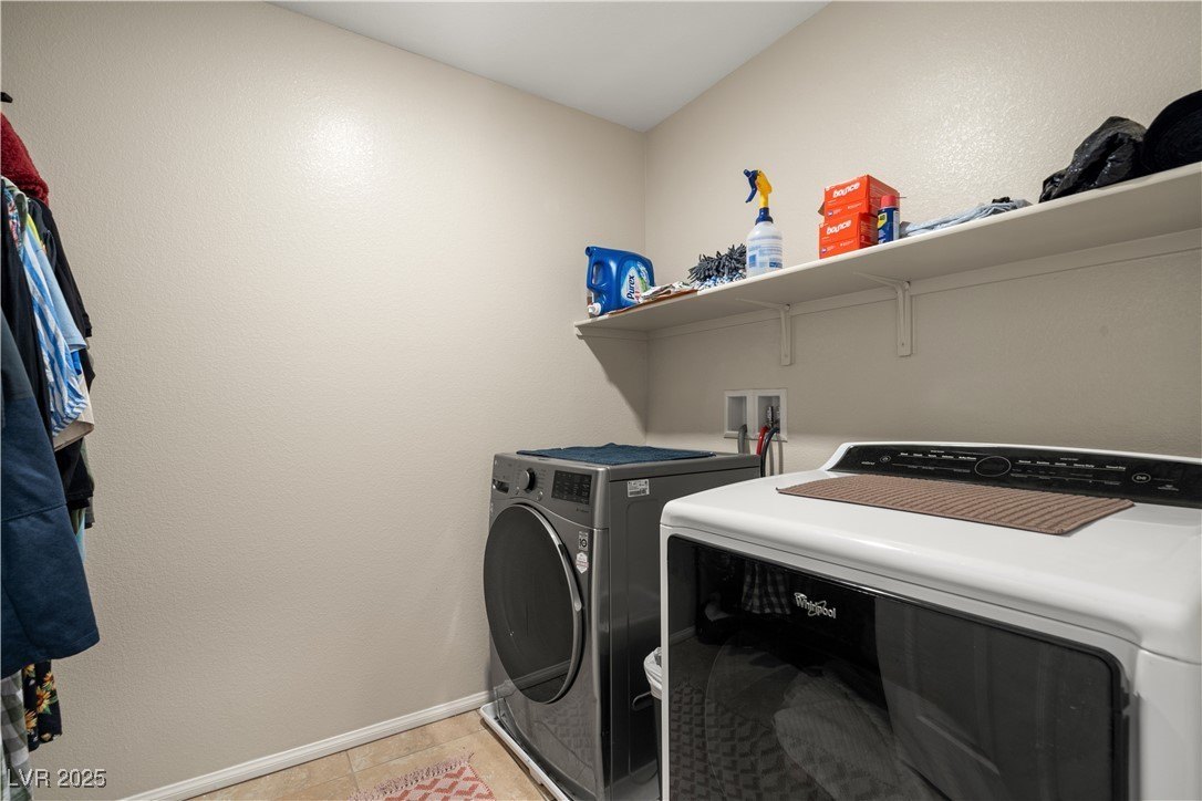 North Las Vegas, Nevada, 89031, United States, 5 Bedrooms Bedrooms, ,2 BathroomsBathrooms,Residential,For Sale,1983767