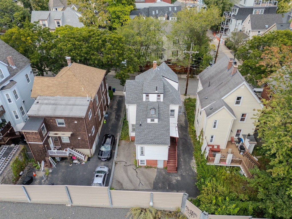 Somerville, Massachusetts, 02145, United States, 4 Bedrooms Bedrooms, ,2 BathroomsBathrooms,Residential,For Sale,1950845
