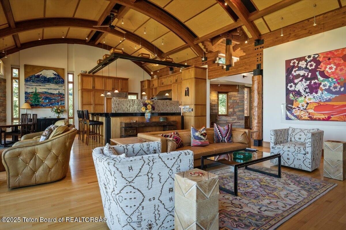 Jackson, Wyoming, 83001, United States, 4 Bedrooms Bedrooms, ,5 BathroomsBathrooms,Residential,For Sale,1851066