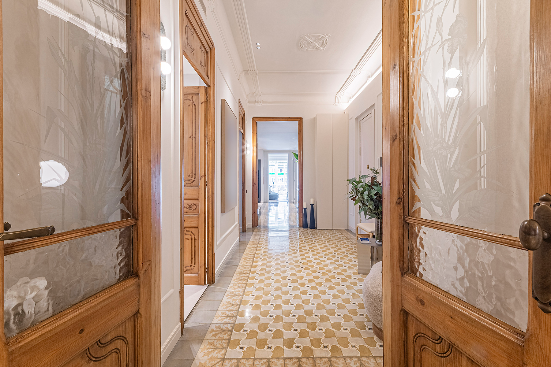  Apartment with extraordinary finishes in the heart of Eixample Izquierdo - 物件實景