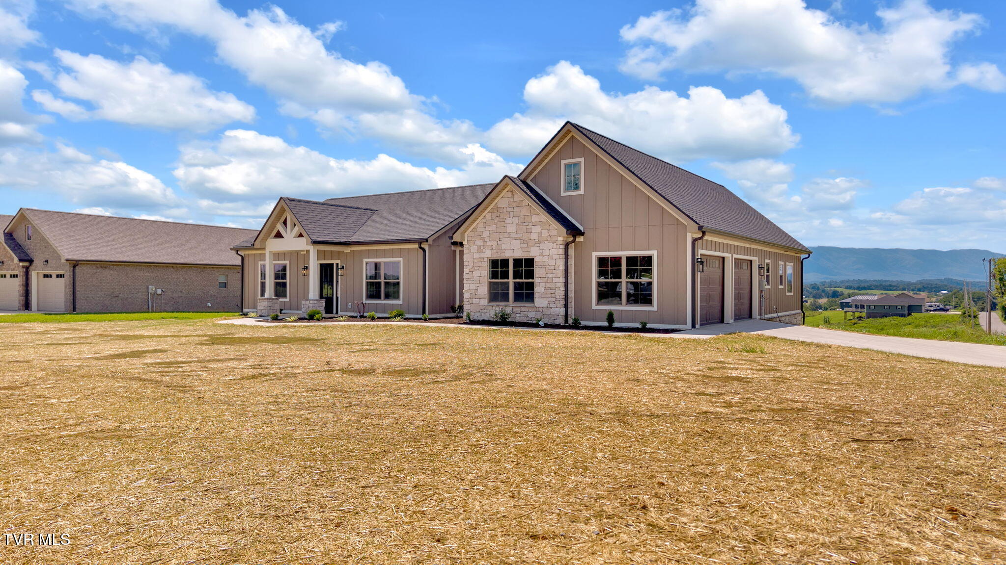 Greeneville, Tennessee, 37745, United States, 3 Bedrooms Bedrooms, ,2 BathroomsBathrooms,Residential,For Sale,1923218