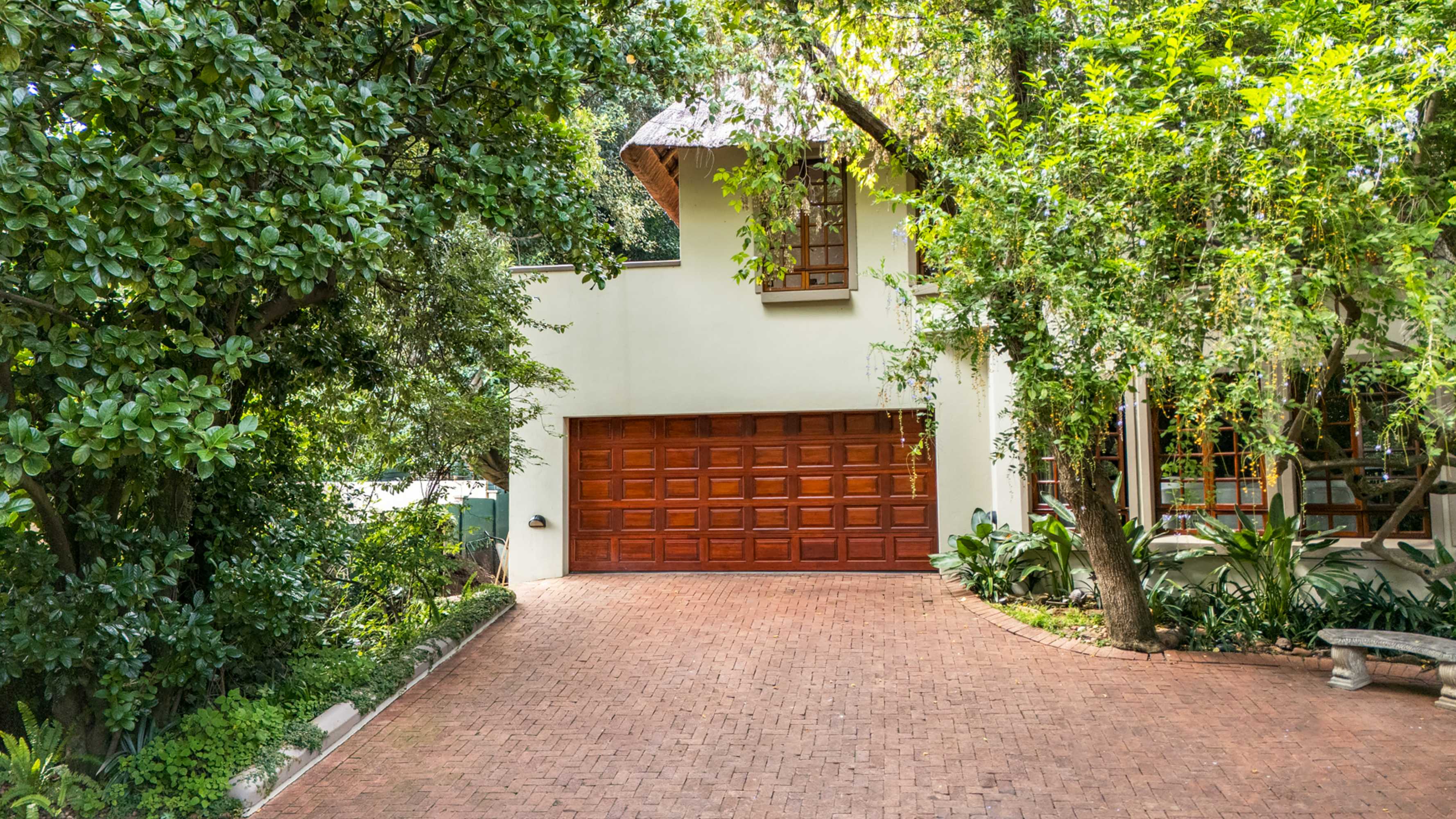  Modern Thatched Family Home For The Executive Buyer - 物件實景