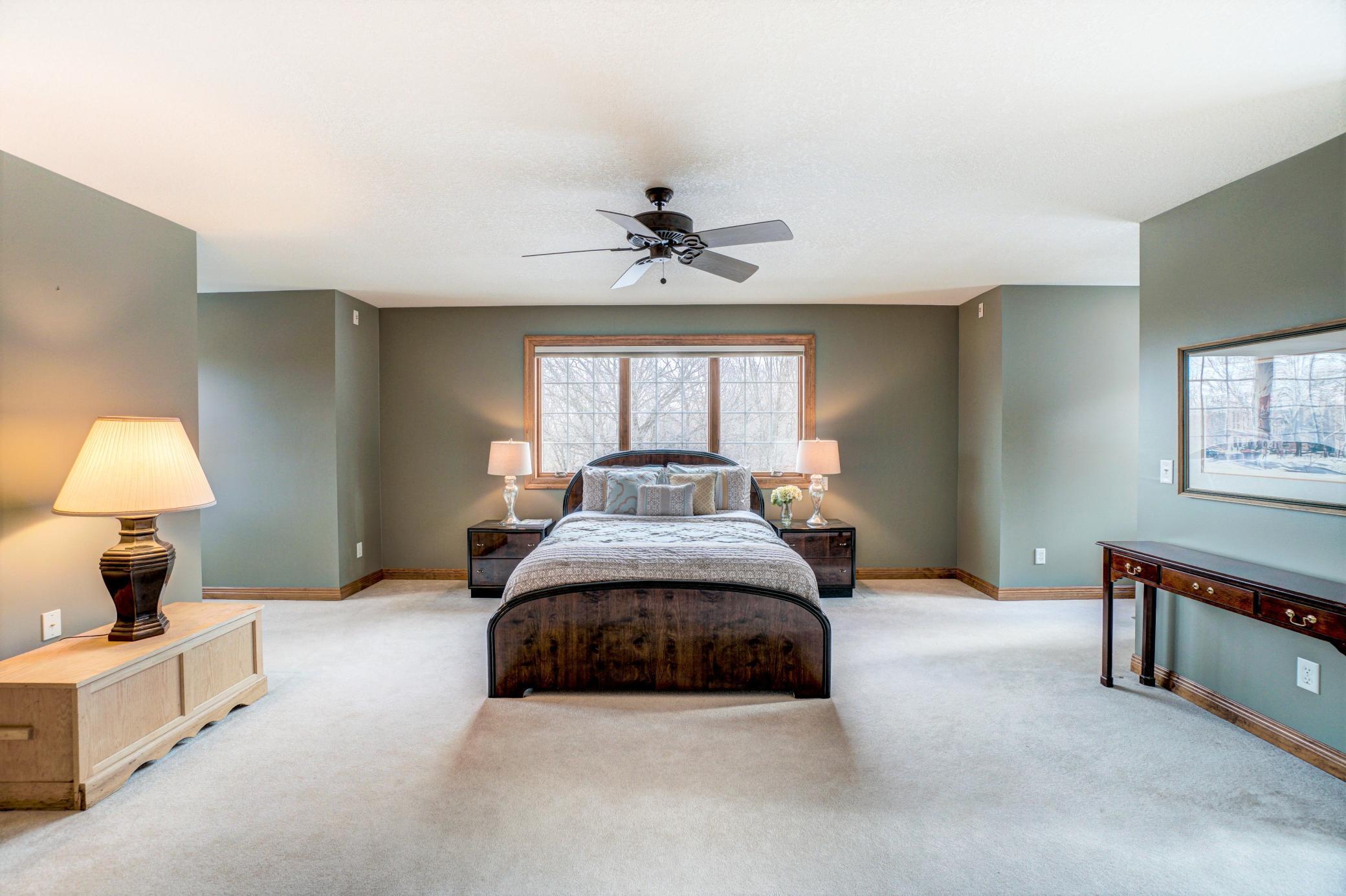 Woodbury, Minnesota, 55129, United States, 5 Bedrooms Bedrooms, ,5 BathroomsBathrooms,Residential,For Sale,1989522