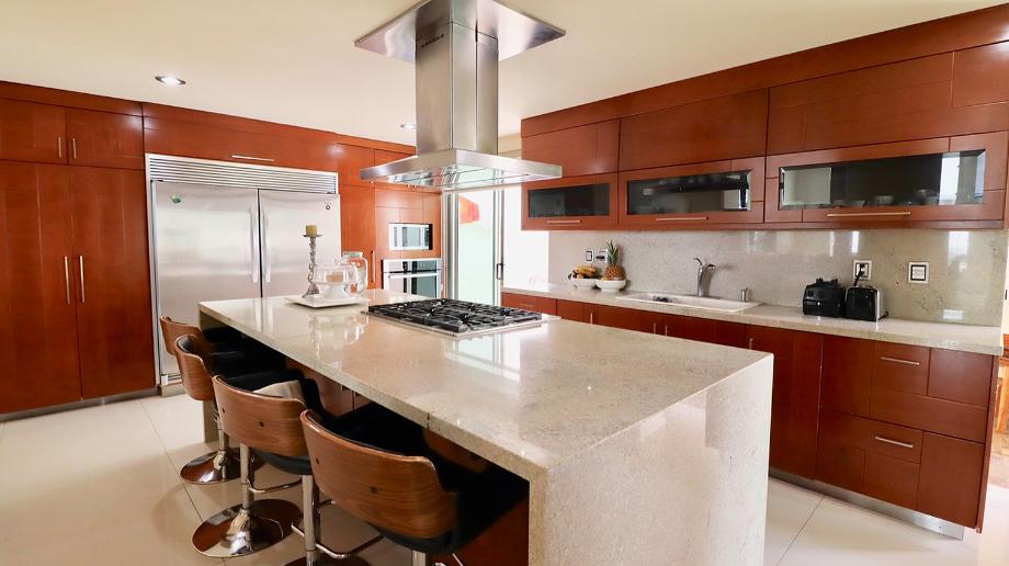 Morelia, Michoacán de Ocampo, 58270, Mexico, 5 Bedrooms Bedrooms, ,4 BathroomsBathrooms,Residential,For Sale,1918215