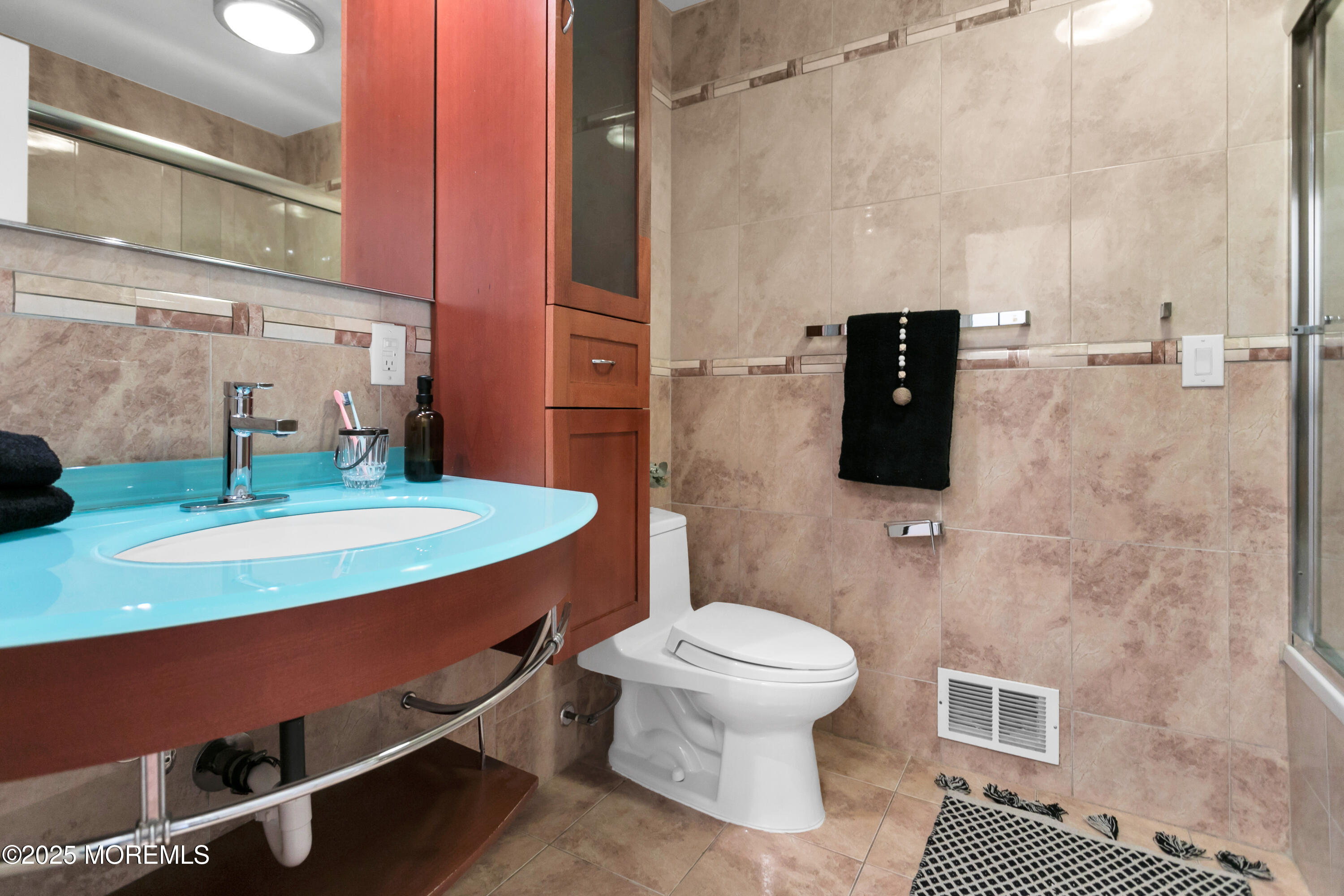 Middletown, New Jersey, 07748, United States, 5 Bedrooms Bedrooms, ,5 BathroomsBathrooms,Residential,For Sale,1904481