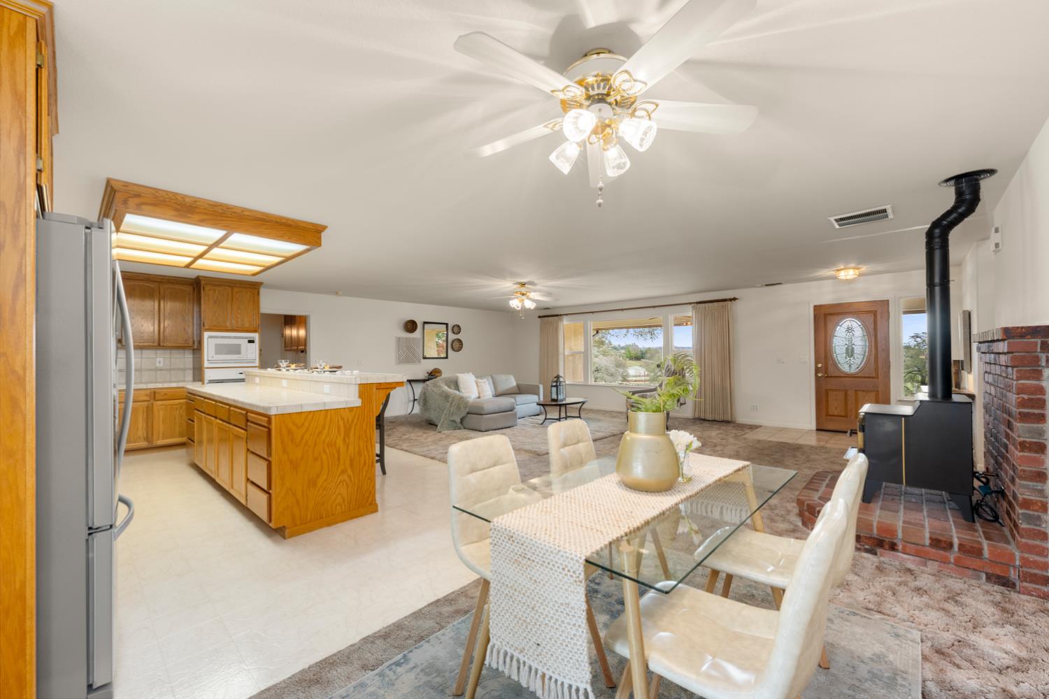 Shingle Springs, California, 95682, United States, 3 Bedrooms Bedrooms, ,3 BathroomsBathrooms,Residential,For Sale,1997420