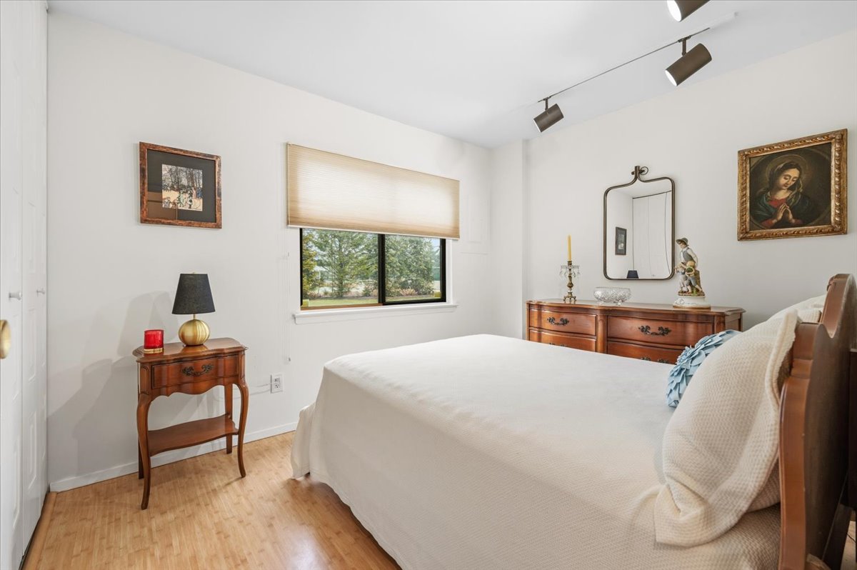 Massapequa Park, New York, 11762, United States, 2 Bedrooms Bedrooms, ,2 BathroomsBathrooms,Residential,For Sale,2008592