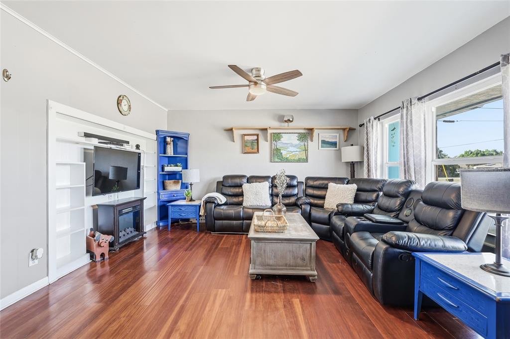 Dunedin, Florida, 34698, United States, 3 Bedrooms Bedrooms, ,2 BathroomsBathrooms,Residential,For Sale,2003433