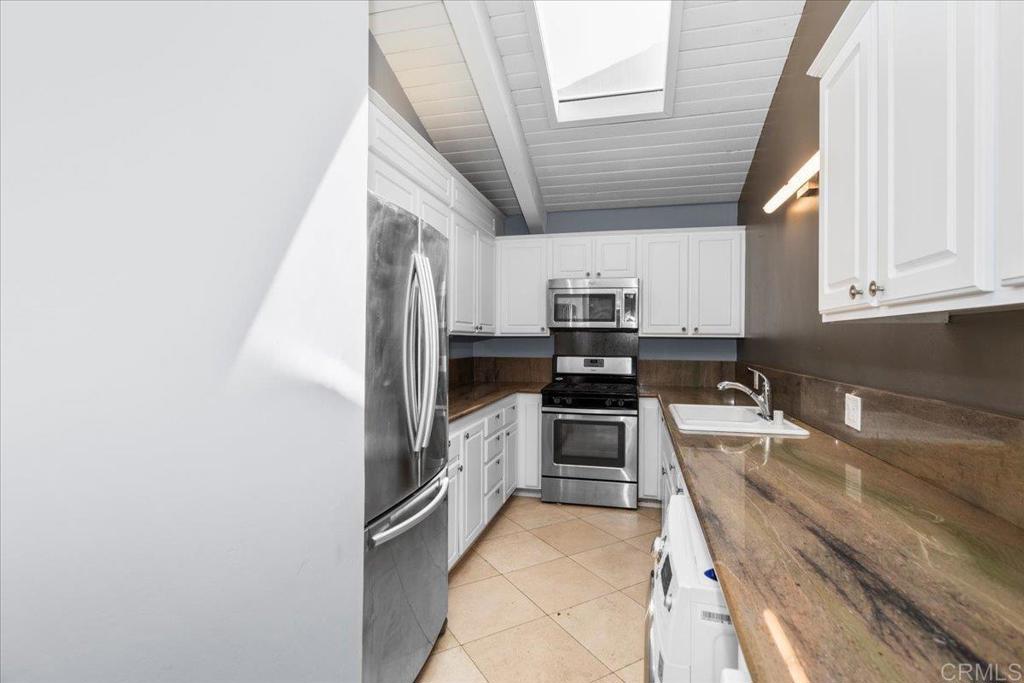 Carlsbad, California, 92009, United States, 2 Bedrooms Bedrooms, ,2 BathroomsBathrooms,Residential,For Sale,1932057