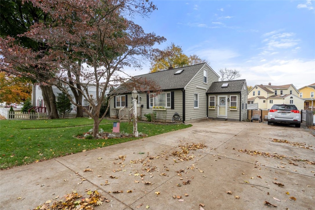 Woonsocket, Rhode Island, 02895, United States, 4 Bedrooms Bedrooms, ,2 BathroomsBathrooms,Residential,For Sale,1987551