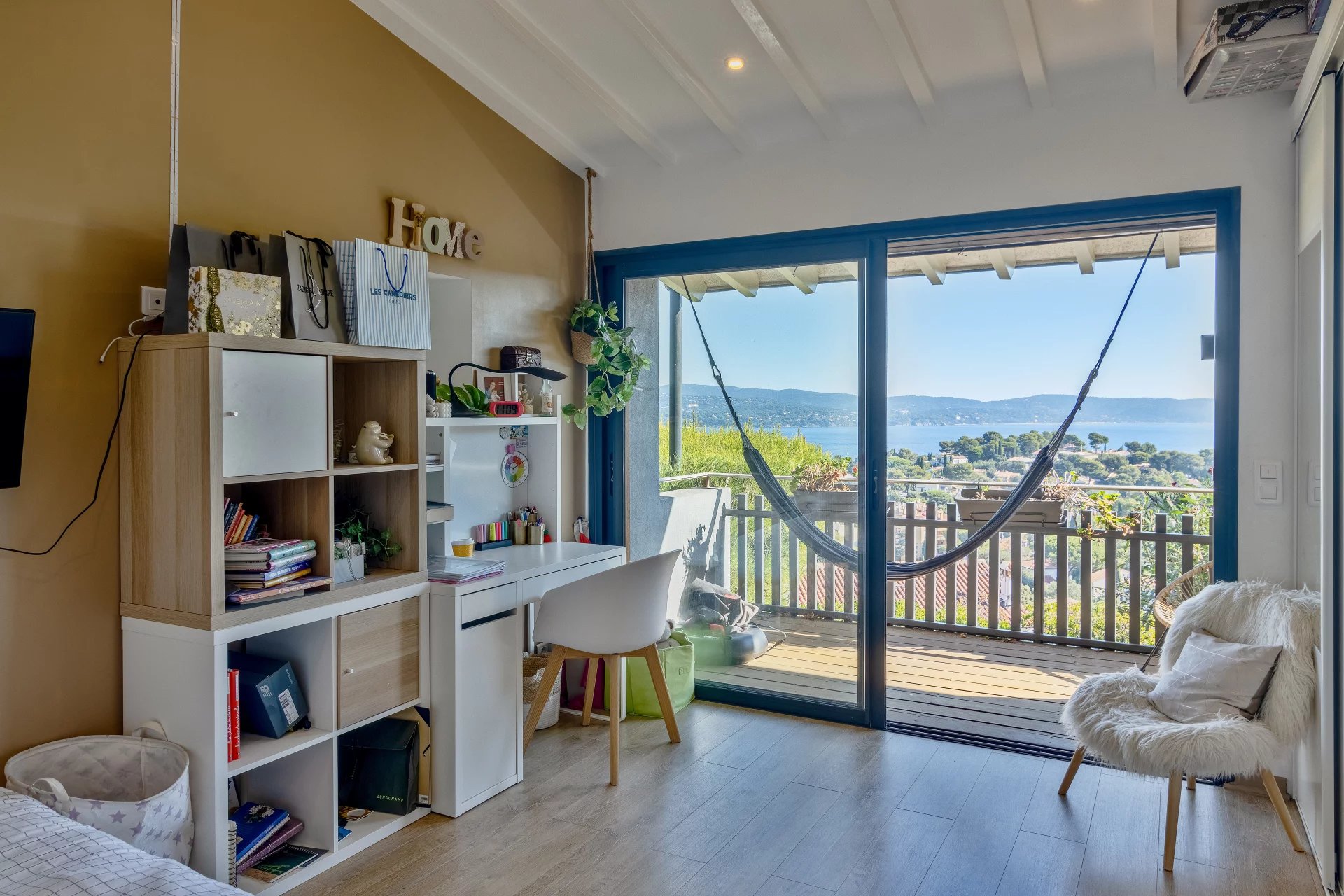 Cavalaire-sur-Mer, Provence-Alpes-Côte d’Azur, 83240, FR, 7 Bedrooms Bedrooms, ,9 BathroomsBathrooms,Residential,For Sale,1987792