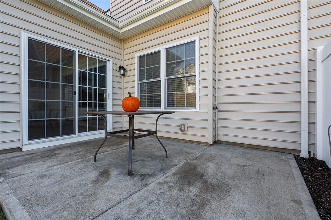 Ohio Twp, Pennsylvania, 15237, United States, 2 Bedrooms Bedrooms, ,3 BathroomsBathrooms,Residential,For Sale,1984724