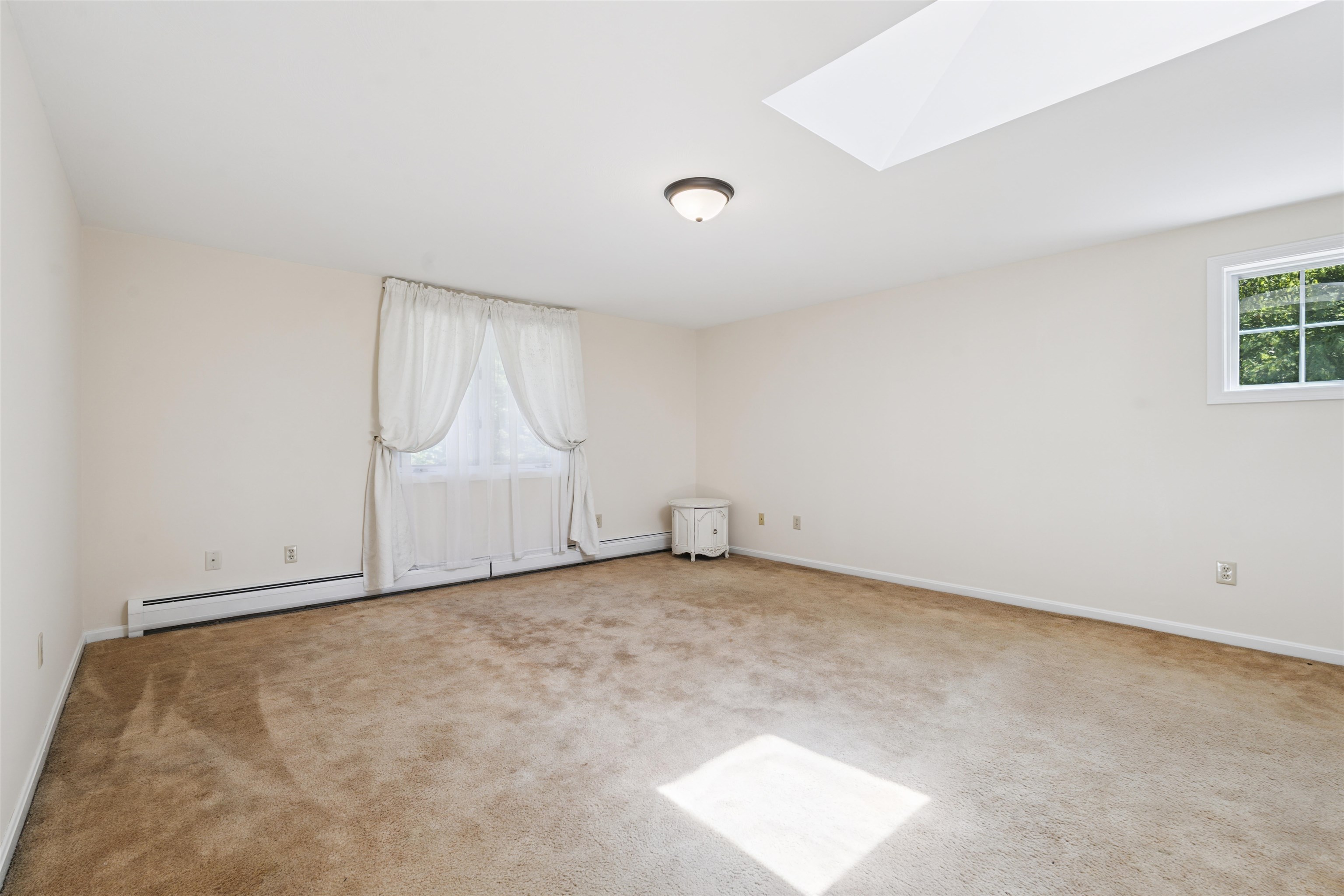 Gilford, New Hampshire, 03249, United States, 4 Bedrooms Bedrooms, ,1 BathroomBathrooms,Residential,For Sale,1901287