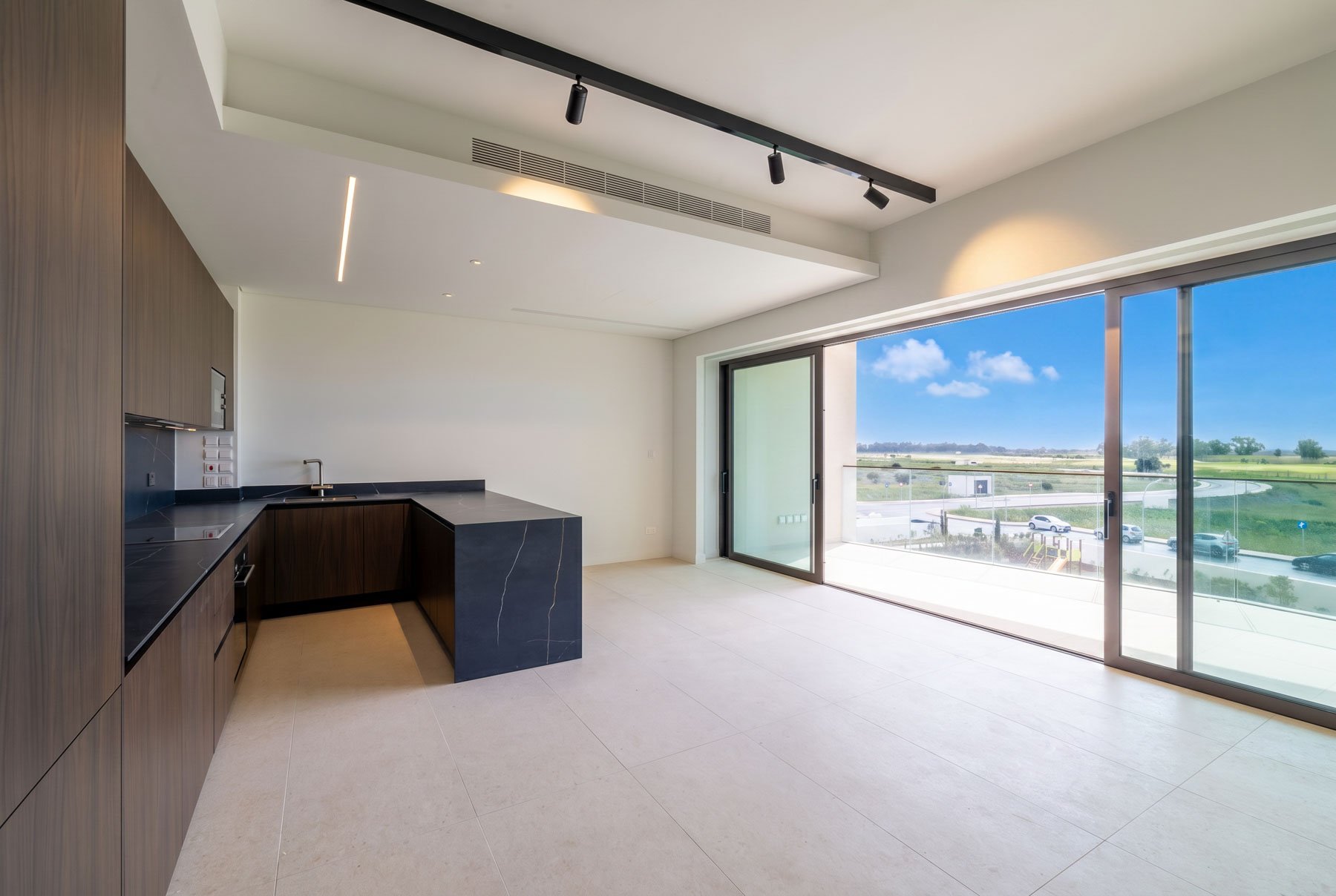  Brand-New 2-Bedroom Apartment with Golf-Course Views in Limassol Greens - 物件實景