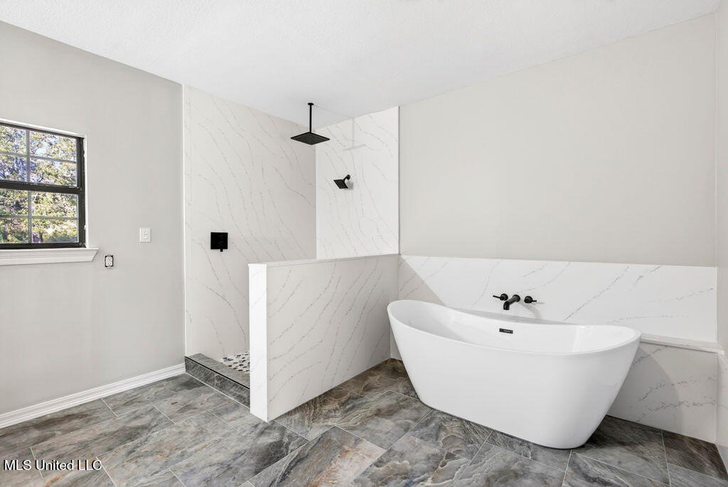 Gulfport, Mississippi, 39503, United States, 5 Bedrooms Bedrooms, ,5 BathroomsBathrooms,Residential,For Sale,2009063