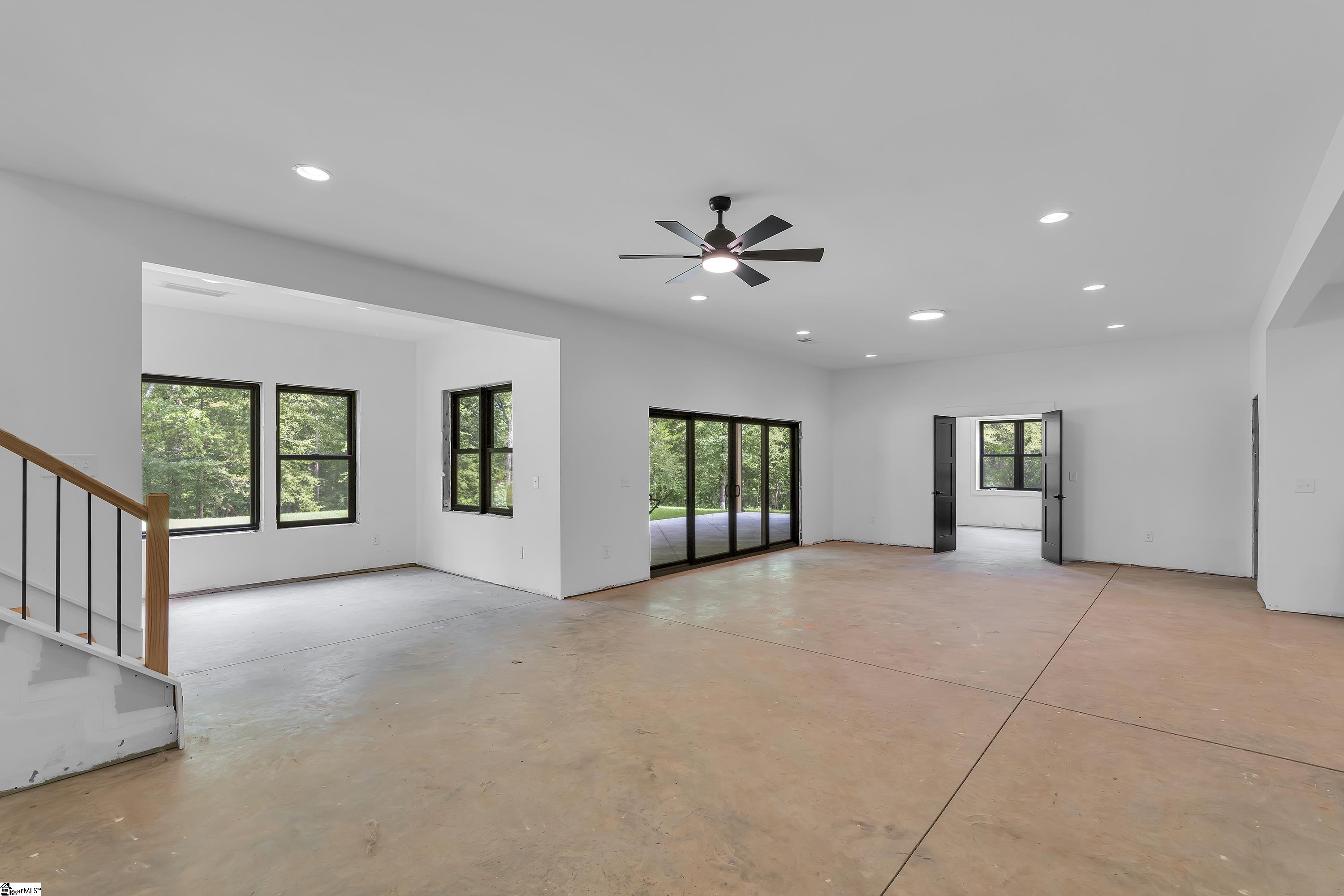 Simpsonville, South Carolina, 29681, United States, 5 Bedrooms Bedrooms, ,5 BathroomsBathrooms,Residential,For Sale,1913796