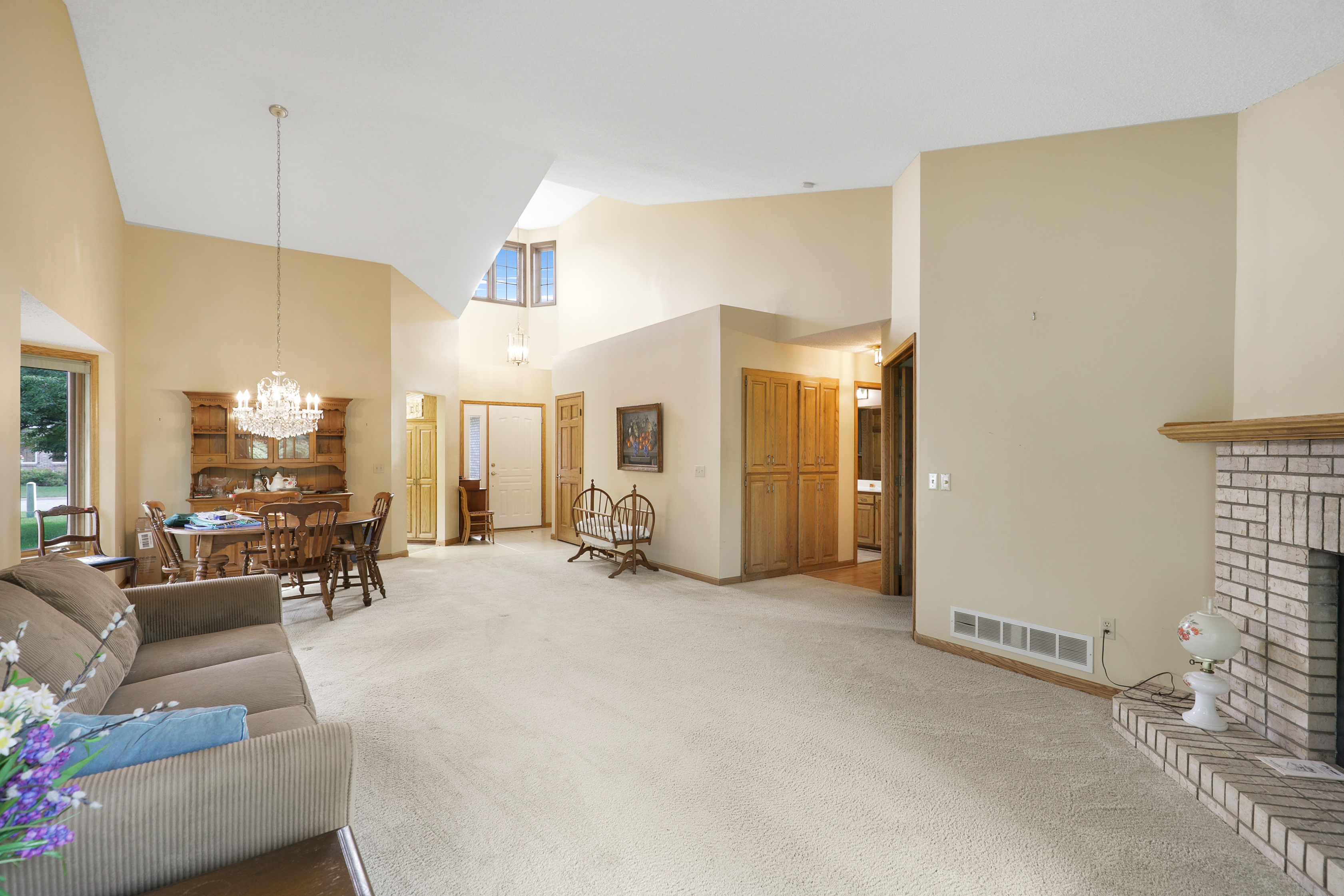  Single Level Living in St. Paul - 物件實景