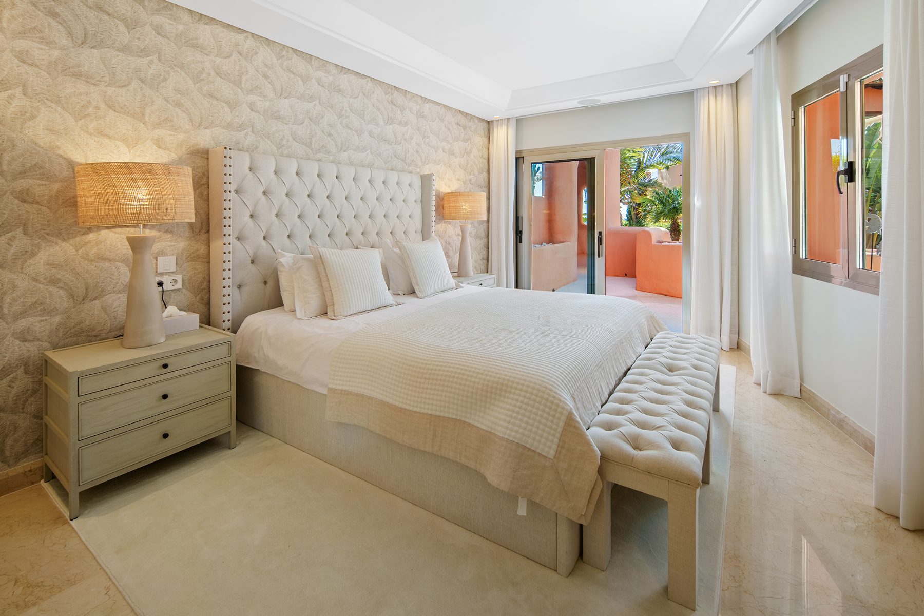  Duplex penthouse with sea views in gated beachfront community, Marbella East - 物件實景