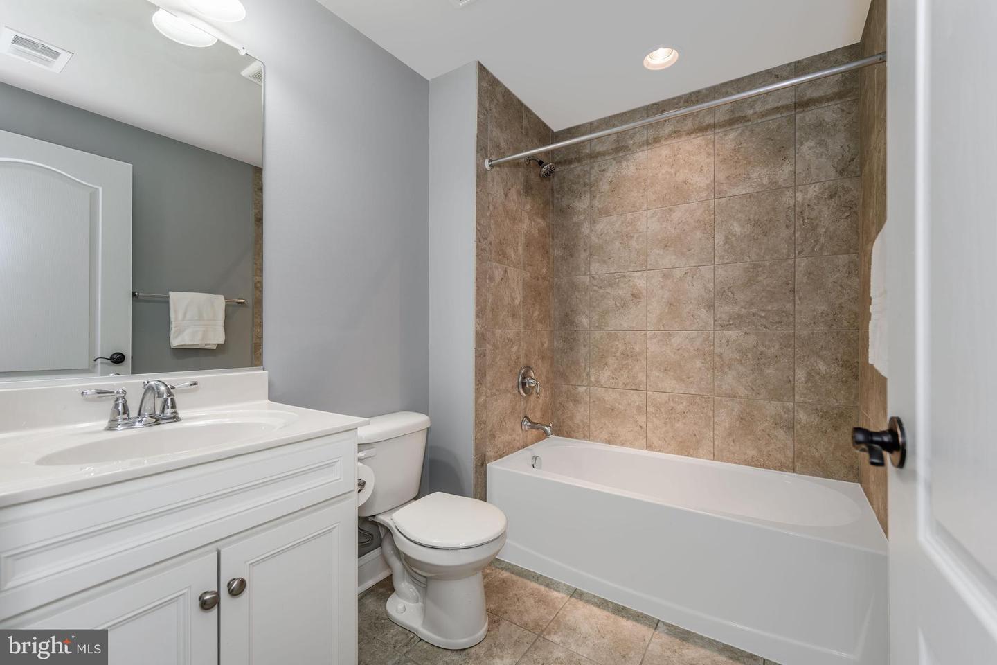 Queenstown, Maryland, 21658, United States, 5 Bedrooms Bedrooms, ,5 BathroomsBathrooms,Residential,For Sale,1988334