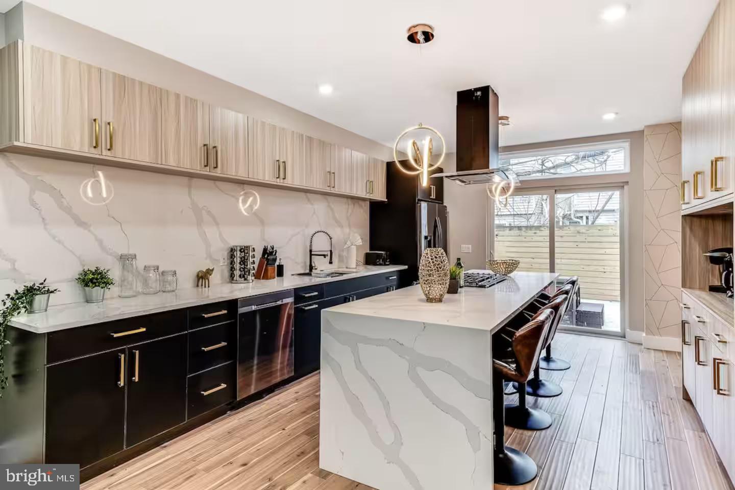 Philadelphia, Pennsylvania, 19146, United States, 4 Bedrooms Bedrooms, ,4 BathroomsBathrooms,Residential,For Sale,1877364