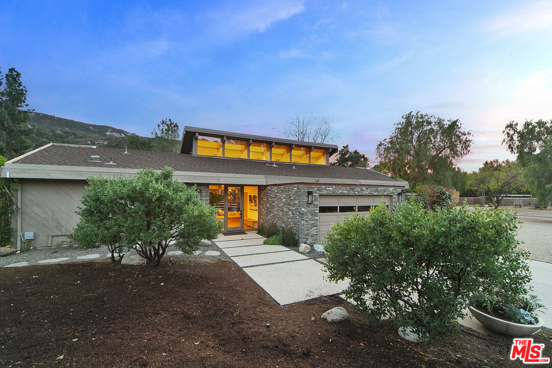 Calabasas, California, 91302, United States, 3 Bedrooms Bedrooms, ,2 BathroomsBathrooms,Residential,For Sale,1723181