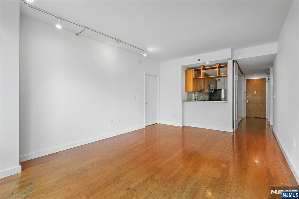 Jersey City, New Jersey, 07310, United States, 2 Bedrooms Bedrooms, ,2 BathroomsBathrooms,Residential,For Sale,1868291