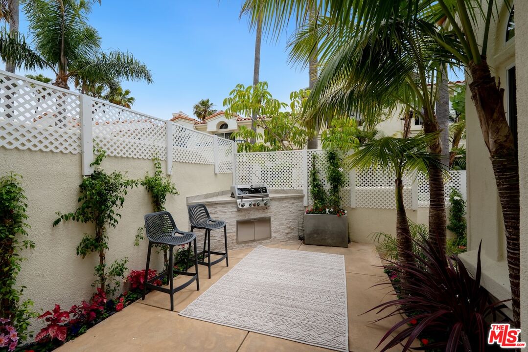 Malibu, California, 90265, United States, 3 Bedrooms Bedrooms, ,3 BathroomsBathrooms,Residential,For Sale,1850176