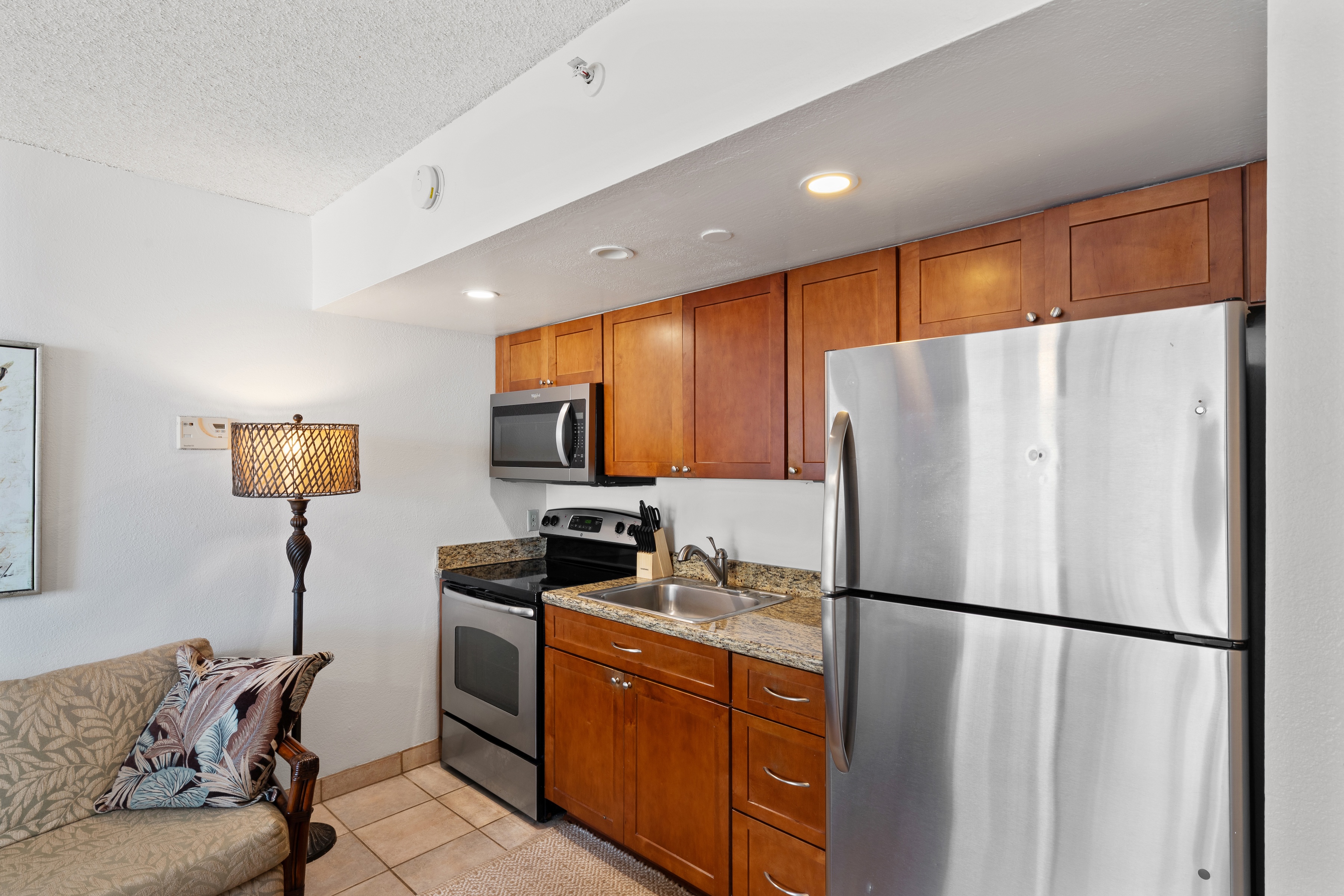  Royal Kahana Studio: STR Zoned, Priced to Sell - 物件實景
