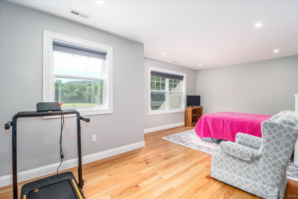 New Milford, Connecticut, 06776, United States, 2 Bedrooms Bedrooms, ,3 BathroomsBathrooms,Residential,For Sale,1875818