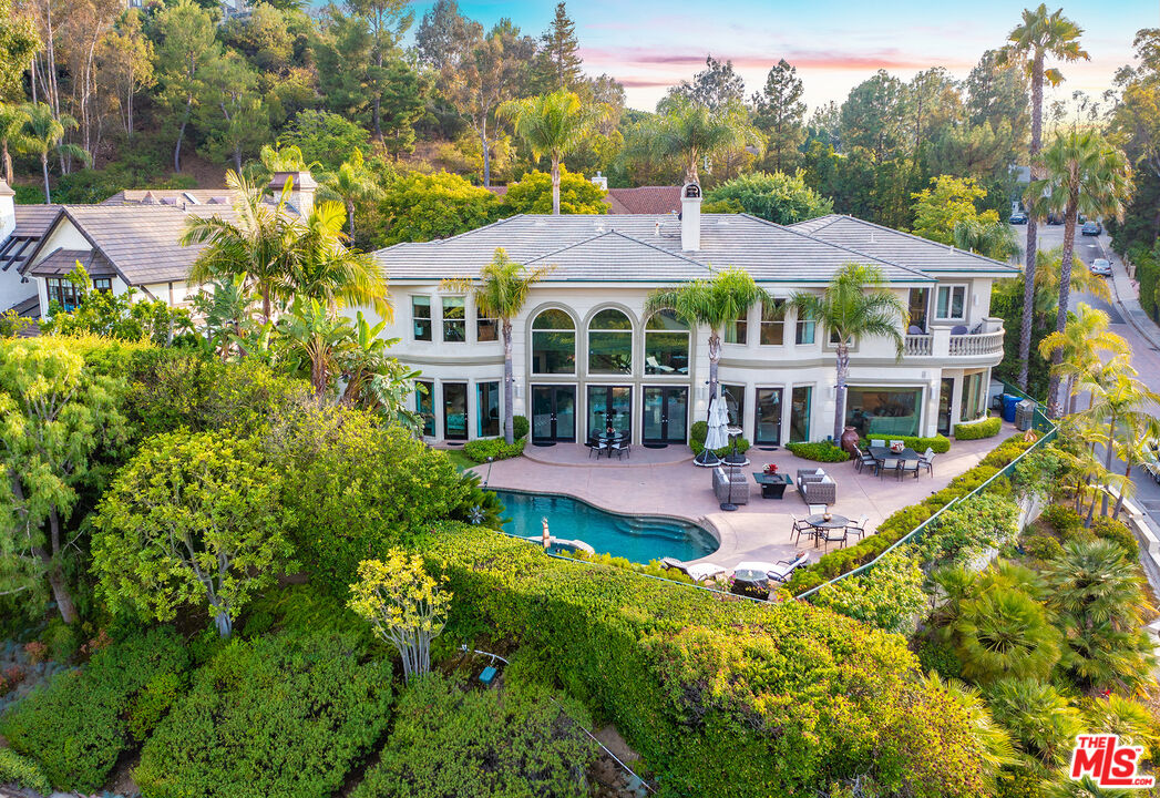 Beverly Hills, California, 90210, United States, 4 Bedrooms Bedrooms, ,5 BathroomsBathrooms,Residential,For Sale,1919871