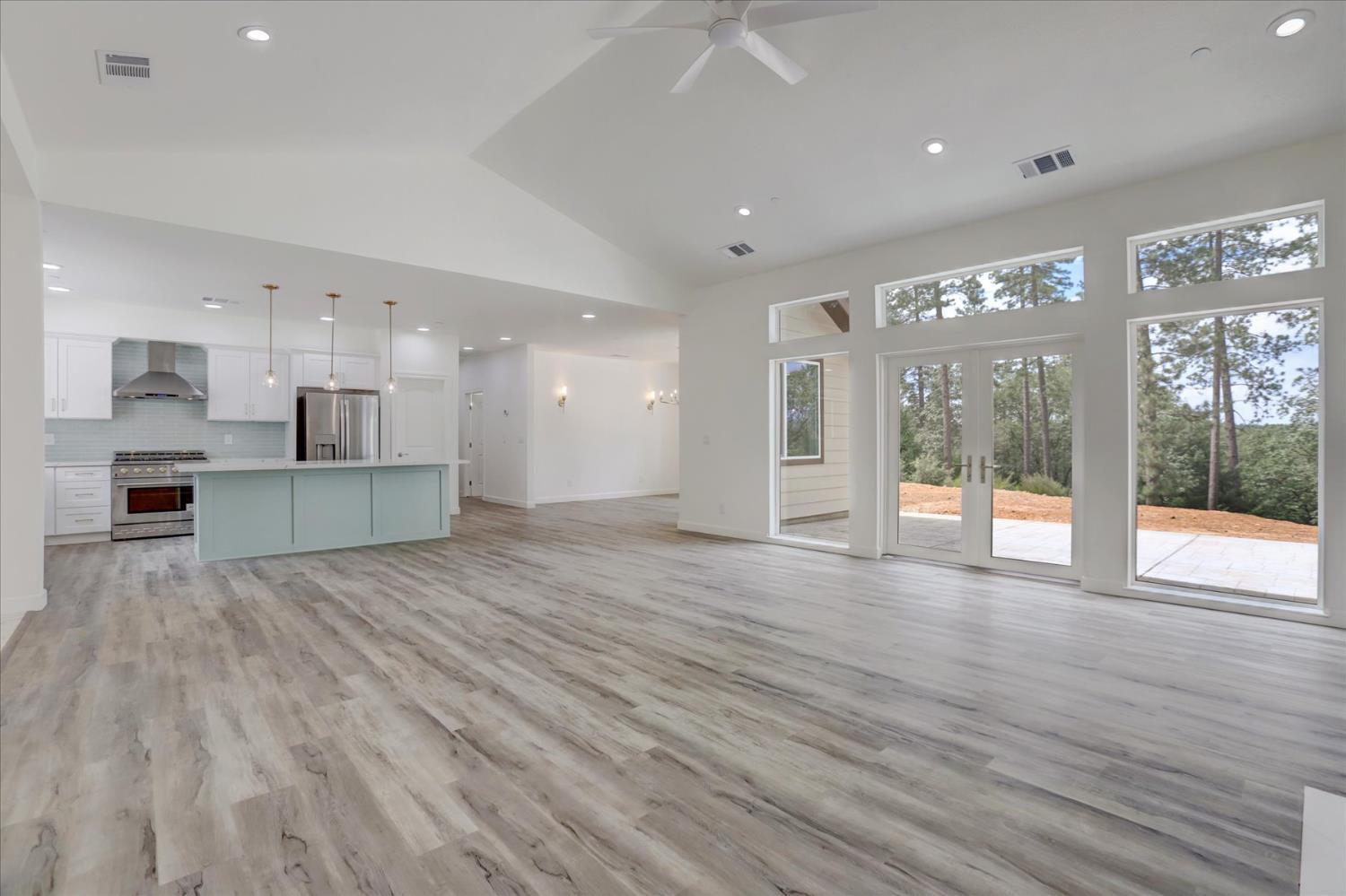 Grass Valley, California, 95949, United States, 4 Bedrooms Bedrooms, ,3 BathroomsBathrooms,Residential,For Sale,1905490